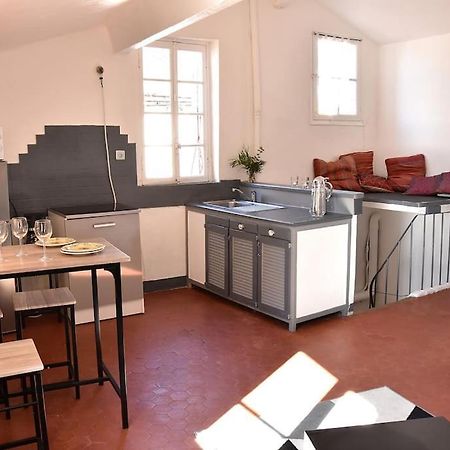 Lovely Flat In The Heart Of The Medieval City Hyeres Luaran gambar