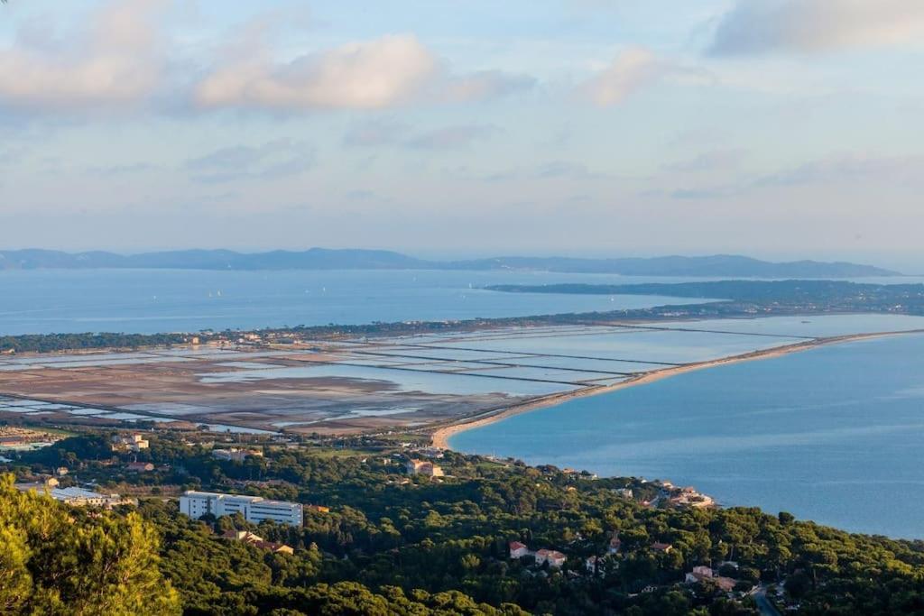 Lovely Flat In The Heart Of The Medieval City Hyeres Luaran gambar