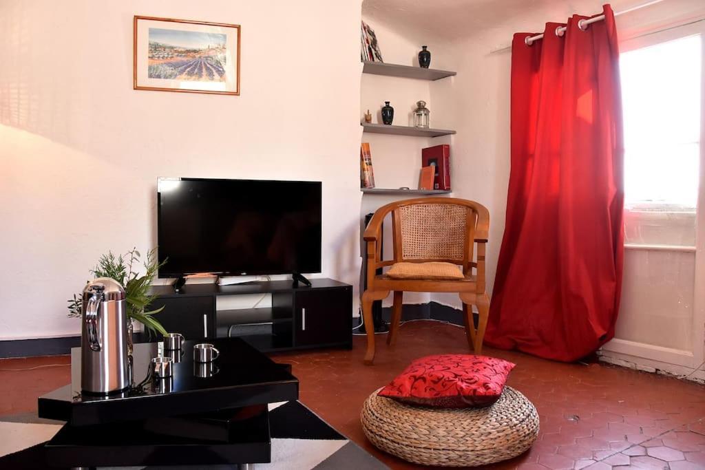 Lovely Flat In The Heart Of The Medieval City Hyeres Luaran gambar