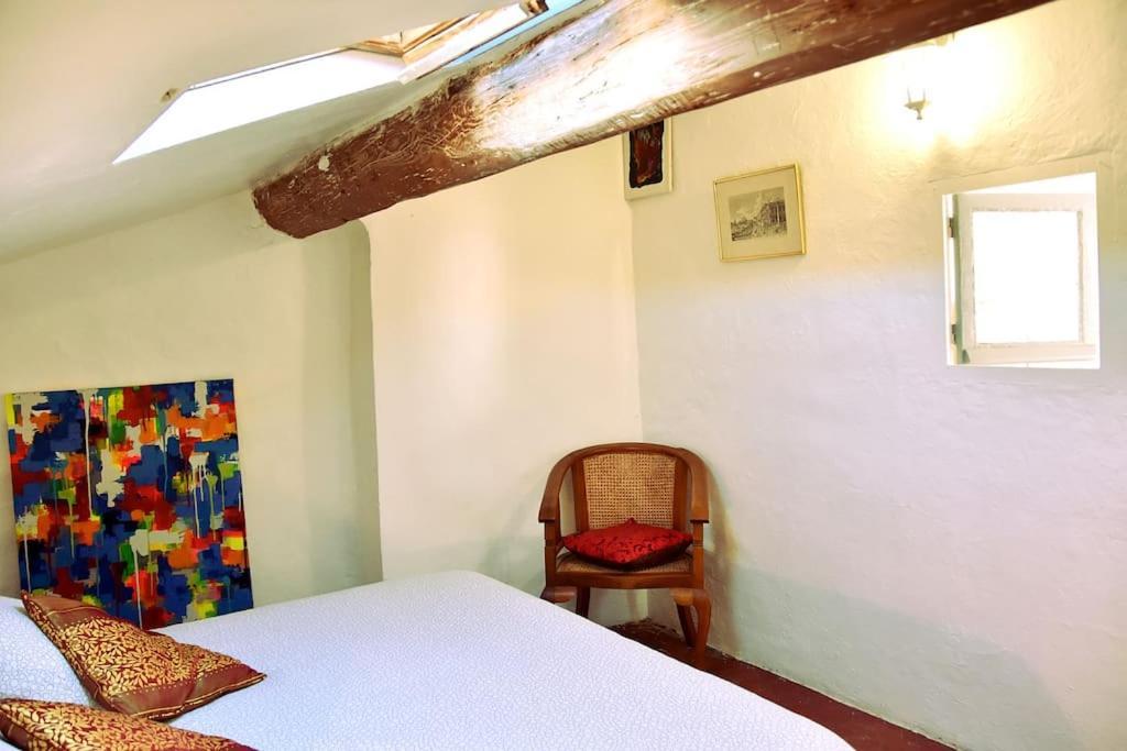 Lovely Flat In The Heart Of The Medieval City Hyeres Luaran gambar