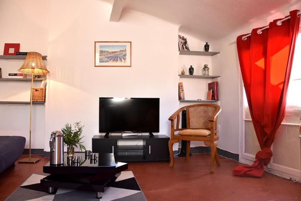 Lovely Flat In The Heart Of The Medieval City Hyeres Luaran gambar